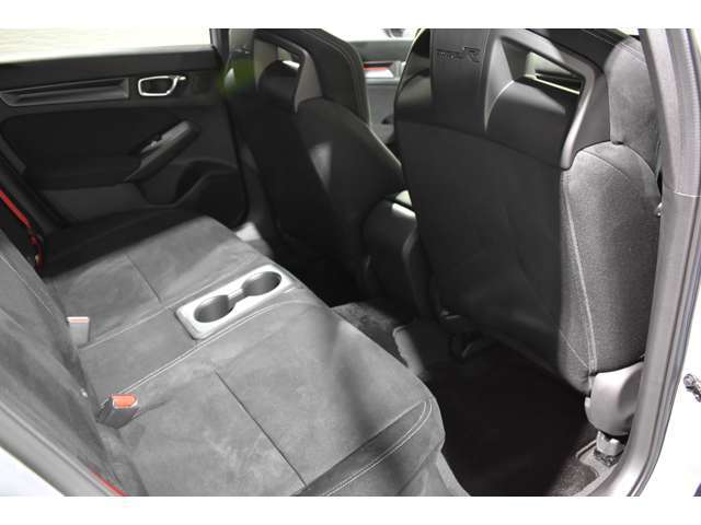 大事にお乗り頂いた車両の買取、下取り査定もメーカー問わず可能です。アクセスも良く、場所も分かりやすい店舗ですので、是非お気軽にお立ち寄り下さいませ。