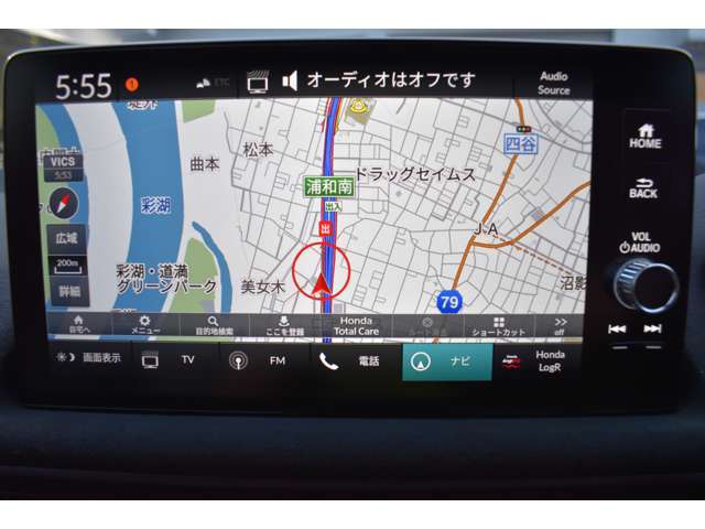 BUBUならではの内外装の手入れ、自社工場による納車前点検では100項目に及ぶ法定点検に基づいた内容の点検整備とコンピューター診断を実施。 『点検整備記録簿』を発行し、丁寧にご説明差し上げます。