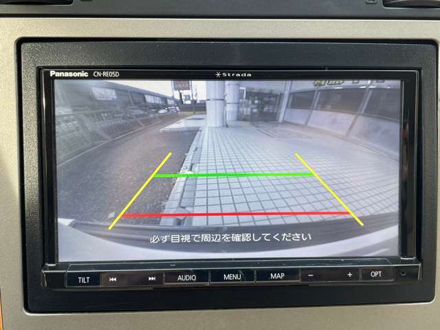 バックカメラがついておりますので、後退時も安心してお乗りいただけます。