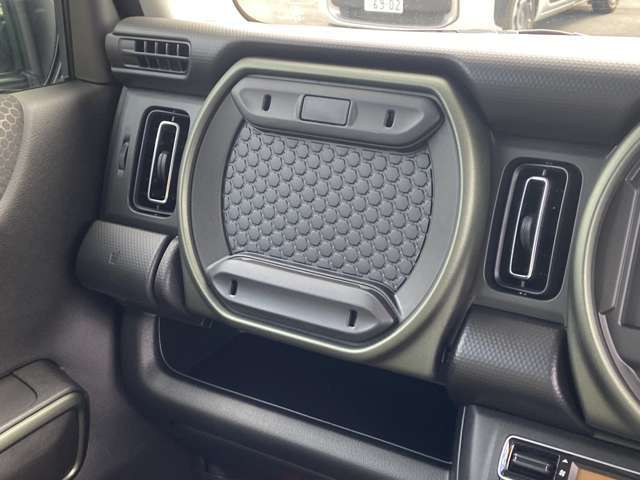 展示車両に関しましても、全ての取り扱いの車に対して厳しくチェックしております。