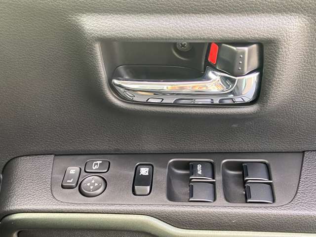 お客様が長く、安心して乗ることができる車を販売することを心がけております。