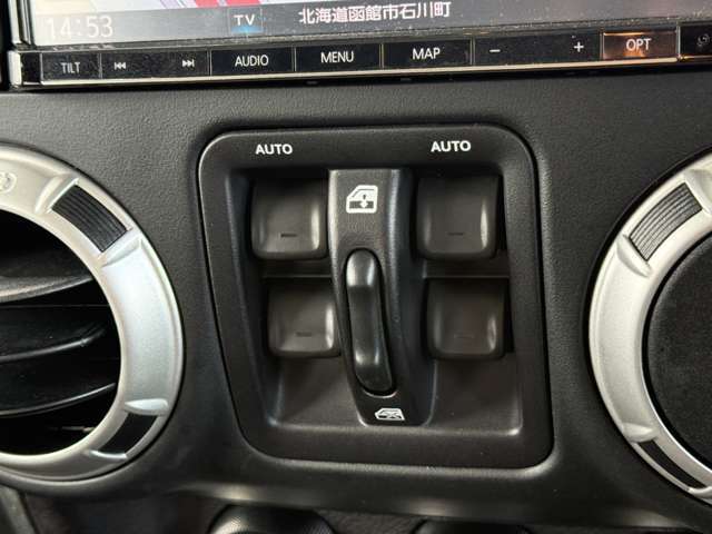 納車前に内外装のクリーニングをいたします。各種コーティング（別途有料）もご用意しておりますので、是非ご相談ください。