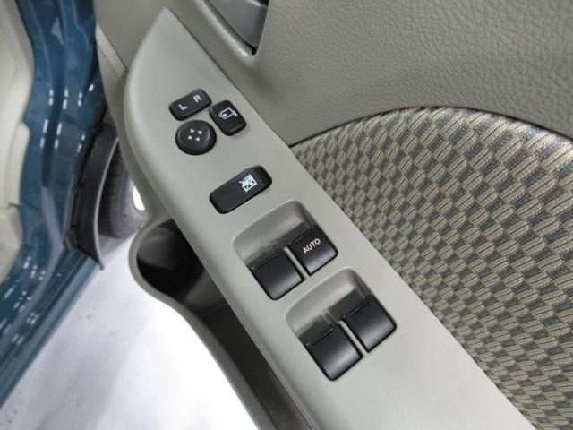 パワーウィンドウのスイッチですよ。　運転席に居ながら窓を開け閉めのコントロールできますよ。