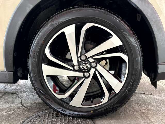 純正17インチアルミホイール