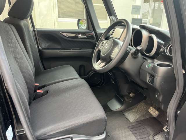 整備・板金・自動車保険も取扱しております。お車に関するご相談などお気軽にお電話ください！