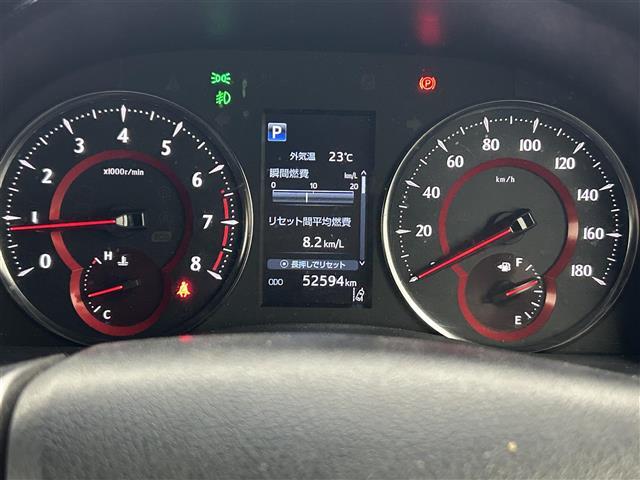 【スピードメーター】メーターがシンプルで見やすく運転しやすいですね！