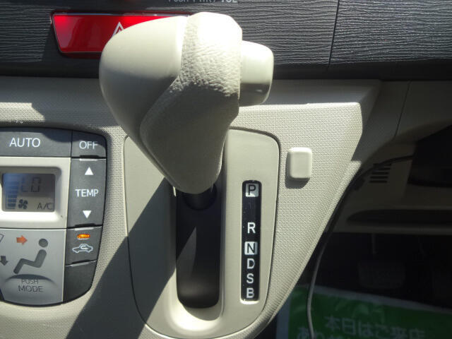 軽自動車は、小回りも楽々です！とても運転しやすいお車ですよ！