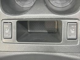 【シートヒーター】寒い日に重宝するシートヒーター！エアコンより早く温まってくれるので寒がりの人も安心ですね♪エアコンの温風は乾燥するから苦手、という方にもをおすすめです。