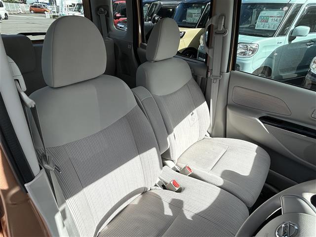 【後部座席】後席もゆったりドライブを楽しめます。ガリバーでご購入いただきましたら、内外装はプロこだわりのクリーニングで清潔なおクルマでご納車させていただきます！店舗での現車確認も承っています！