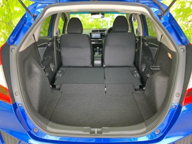 WECARS（ウィーカーズ）は全国250店舗展開！お客様が安心してカーライフをお楽しみいただけるよう社員一同心を込めてサポートいたします。