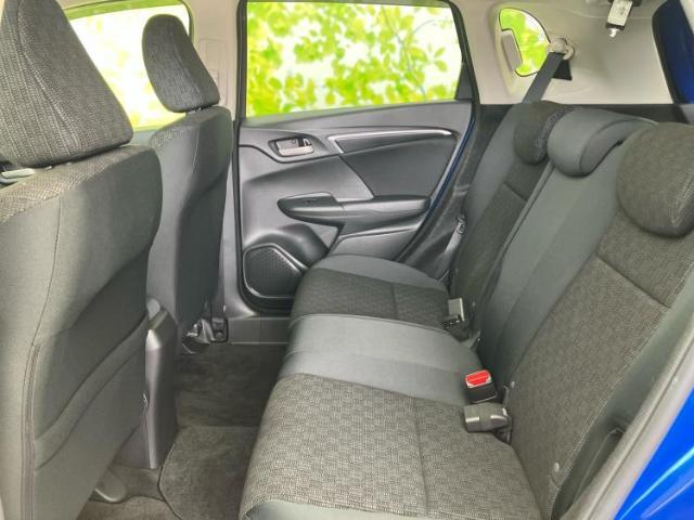 WECARSでは各商談席に大型モニターをご用意しております！見やすい大画面でゆったりと全国の在庫をご覧いただけます！是非ご来店お待ちしております！