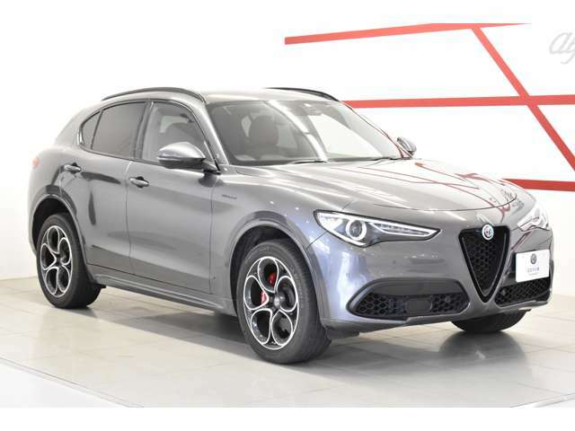Alfa Romeoの伝統を受け継ぐフロント。