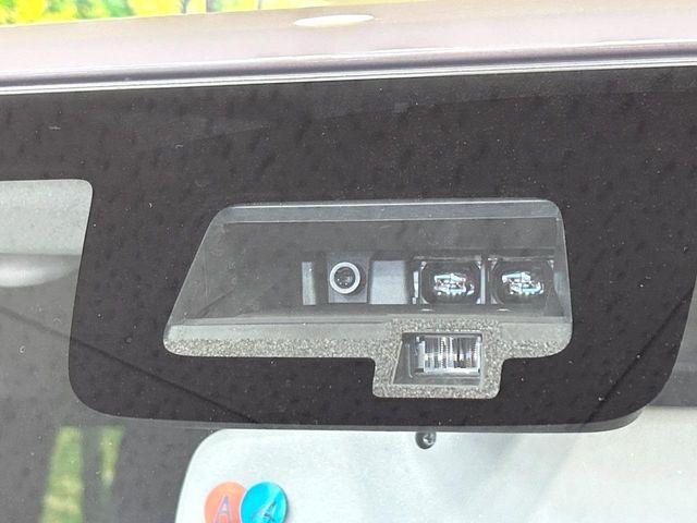 【スズキ　セーフティサポート】走行中に前方の車両等を認識し、衝突しそうな時は警報とブレーキで衝突回避と被害軽減をアシスト。より安全にドライブをお楽しみいただけます。