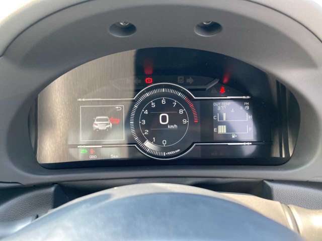 ＜スピードメーター＞メーターはすっきりとしたデザインでとても見やすく安全運転のお役に立ちます！