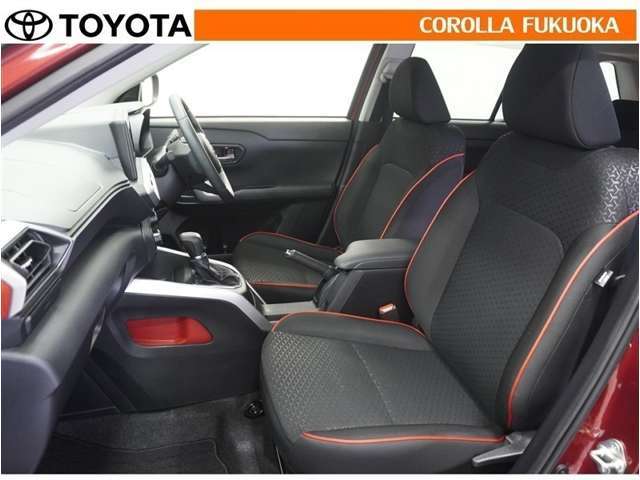 お客様にお座りいただくシートは、手作業で丁寧に洗浄いたしました。