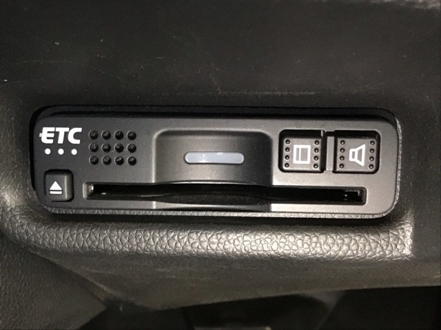 ETC付きで高速道路をノンストップ・キャッシュレスで利用出来ます！スマートインターの出入りも利用可能でとても便利です！