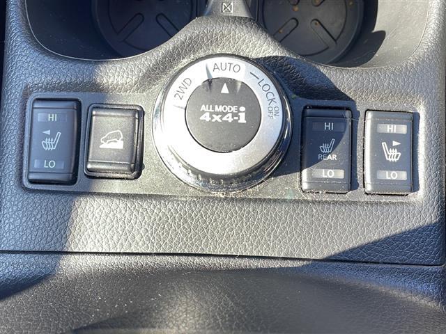 店頭在庫以外にも全国約4万台※の在庫から、ぴったりな1台をご提案します！※2023年10月現在の在庫台数です。売約済の可能性があります。