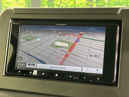 【ナビゲーション】目的地までしっかり案内してくれる使いやすいナビ。Bluetooth接続すればお持ちのスマホやMP3プレイヤーの音楽を再生可能！毎日の運転がさらに楽しくなります！！