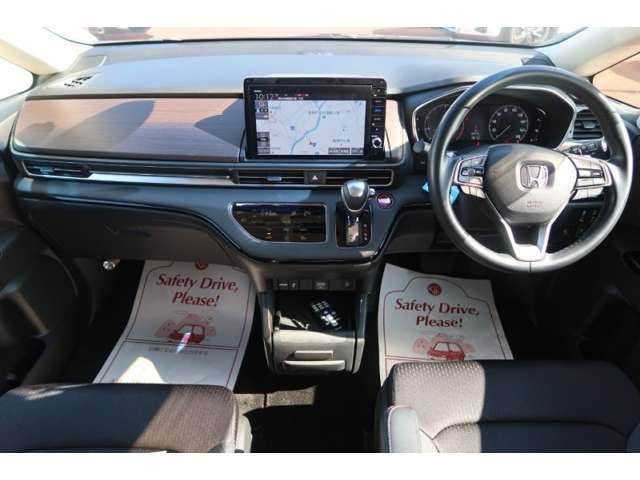 在庫車は店舗を移動している場合がございますので、御来店前に在庫の確認をして頂きます事をお勧めいたしております。