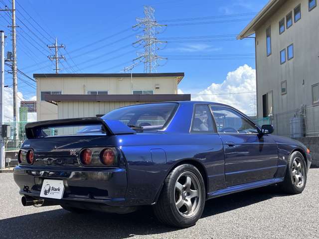 ユーザー様より直接買取、ワンオーナー、フジツボマフラー、新品HKS車高調、新品ヘリテージ部品多数交換、NISMOフロアマット、ETC、carrozzeriaCDデッキ、3本スポークステアリング、アルミペダル、フロントスポイラ
