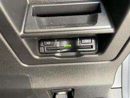 【ETC】有料道路を利用する際に料金所で停止することなく通過できる、ETC車載器（ノンストップ自動料金収受システム機器）が装備されています。セットアップを行うことで利用可能になります。