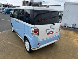 リヤドア・リヤクォーター・バックドアウィンドウにスモークドガラスを採用