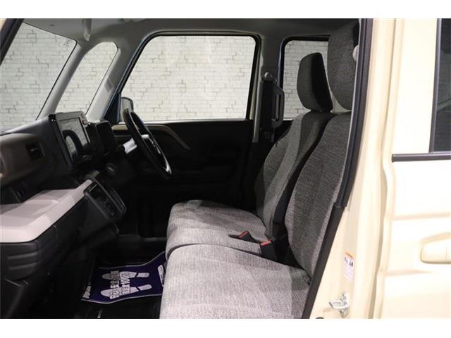 体格に合わせてシートの位置をきめ細かく調節できるので、いつでも最適な運転姿勢をキープ。操作も軽く、ラクラクです