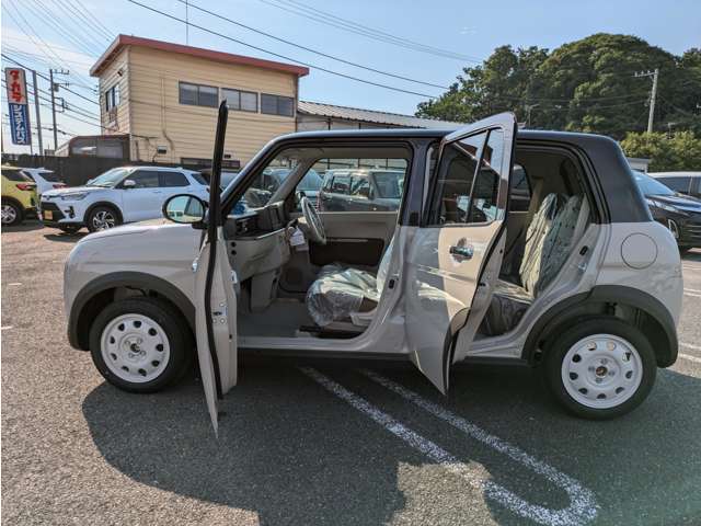 ☆側面ボディ☆空気抵抗も考慮したスタイリッシュで実用性のあるボディラインで軽自動車とは思えないカッコよさ！