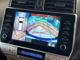【パノラミックビューモニター】専用のカメラにより、上から見下ろしたような視点で360度クルマの周囲を確認することができます☆死角部分も確認しやすく、狭い場所での切り返しや駐車もスムーズに行えます。