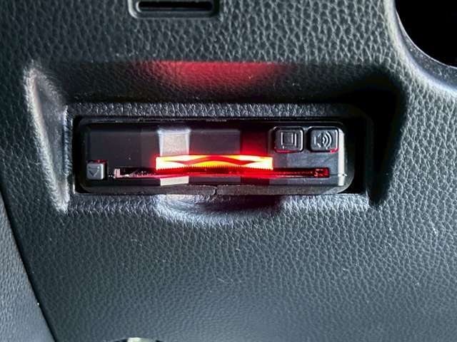 【ETC】装備済み☆長距離ドライブの必需品！高速道路の料金所も楽々通過できますね♪