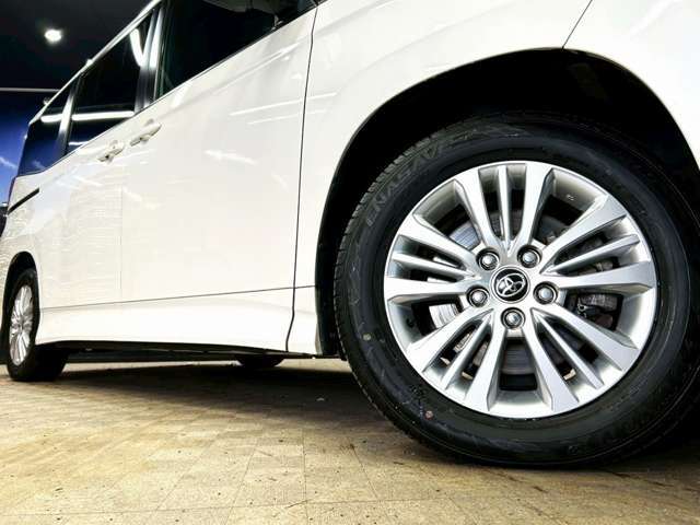 純正16インチアルミホイール！アルミのコーティングも御座います！汚れがちなアルミホイールも安心です！！