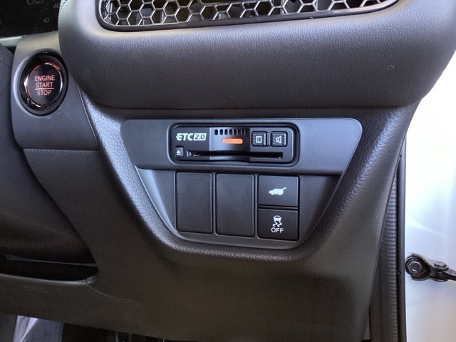 ETC付いてます。ETCが使用可能な道路通行料はキャッシュレスでスマートに走行できます。再セットアップして納車致します。