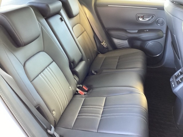 シート表皮は専用のクリーナーできれいにクリーニングしていて清潔です。