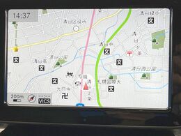 ●純正ナビ:一体感のあるナビは、高級感ある車内を演出してくれます。オーディオ機能も充実しておりますので、運転もより楽しめます♪