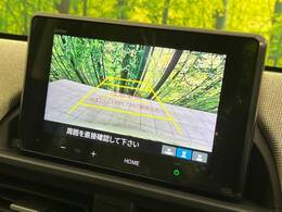 【バックカメラ】駐車時に後方がリアルタイム映像で確認できます。大型商業施設や立体駐車場での駐車時や、夜間のバック時に大活躍！運転スキルに関わらず、今や必須となった装備のひとつです！
