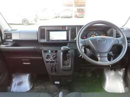 当店では店舗での販売もいているため、掲載中のお車が先にご成約となる場合がございます。気になるお車がございましたら、お早めにお問合せ下さいませ。