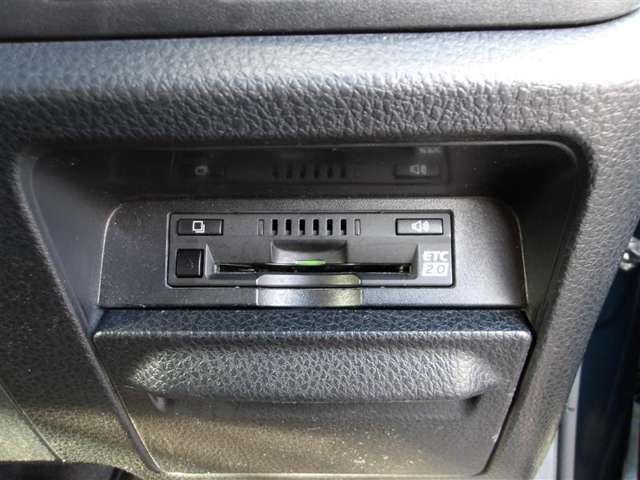 ETC車載器付きです。高速道路の料金所もスムーズに通過できます。