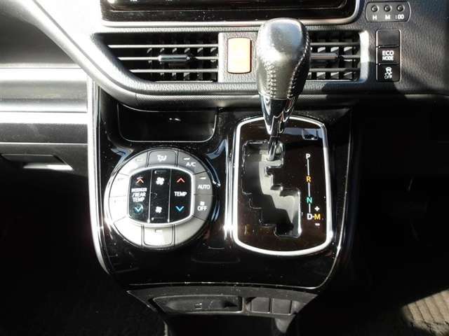 クルマの状態を詳細に記載した【車両検査証明書】を搭載したクルマもございます。