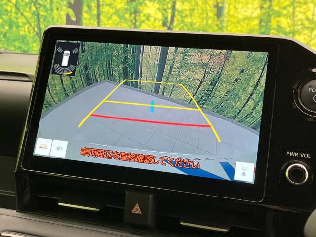 【バックカメラ】駐車時に後方がリアルタイム映像で確認できます。大型商業施設や立体駐車場での駐車時や、夜間のバック時に大活躍！運転スキルに関わらず、今や必須となった装備のひとつです！