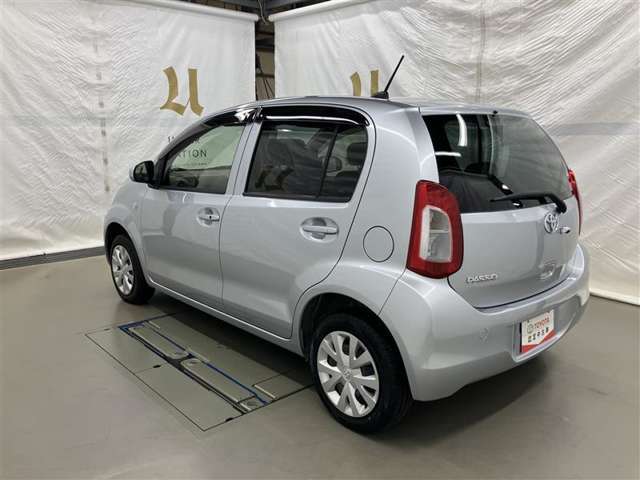 広々とした車内空間に優れた燃費性能。更にデザインも上質で人気のお車です！