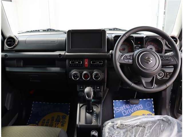 保証に関しましても、高年式車両にはメーカー保証や低年式車でも最長3年・走行無制限まで、ご用意させて頂いております（車輌によって条件が変わります。）