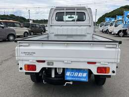 丁寧な整備には定評があり、自信を持ってお客様のお車の整備を行います。専門知識豊富なスタッフが親切・的確にご対応致します。