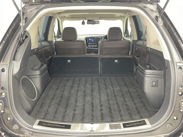 【シートアレンジ】乗せる人数、荷物によってシートをアレンジすれば、ダンボールなどの大きい荷物や、釣り具などの長尺物も載せられそうですね！