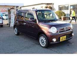 7インチナビ・CD/DVD再生・Bluetooth・Bカメラ・ETC・アイドリングストップ・フォグランプ・ルーフレール・オートエアコン・シートヒーター