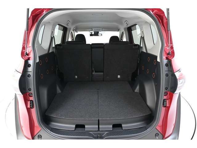 ラゲージスペースです。　大空間のラゲージでタップリ荷物を載せるも良し、車中泊にも良しのアクティブライフ応援仕様です。