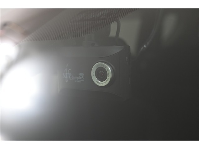 ドライブレコーダー装備。　思い出の映像や万が一の映像を記録します。