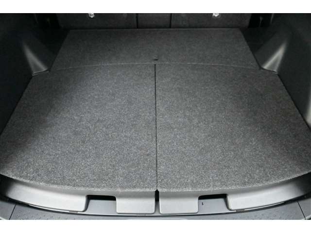 ◆ハイデッキ状態です。　ラゲージスペースがフラットになり、車中泊や長尺物の積載に対応できます。