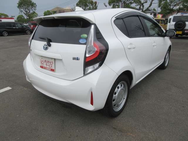 当社は全部の届出済・登録済未使用車にメ-カ-の新車保証をお付けして販売致しております万が一のトラブルも全国ディ-ラ-店で保証対応可能です
