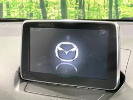【メーカー純正ナビ】インテリアに溶け込むスタイリッシュな「専用設計」メーカーナビを装備♪視認性や操作性など基本性能にも優れ、より上質なカーライフをお楽しみいただけます。
