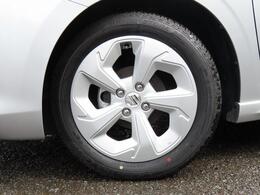 足元を引き締めて魅せるアルミホイールを装着☆